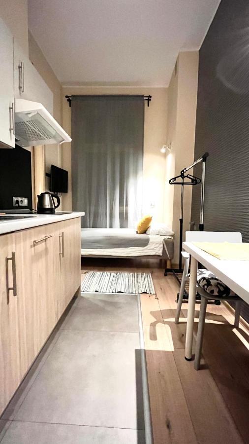 Single In Center Apartment